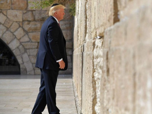 Trump, primer presidente de EEUU en ejercicio en el Muro de los Lamentos